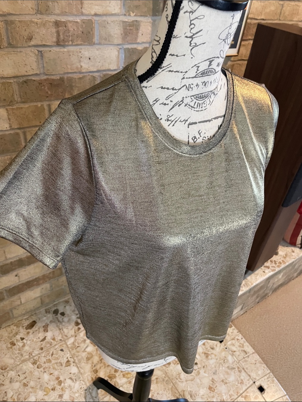 Porridge Gold Tee - Picture 2 of 4
